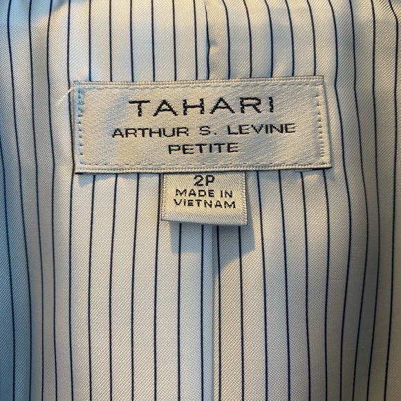 Brand new Tahari Arthur S. Levine blazer (navy, 2P) - Picture 4 of 6
